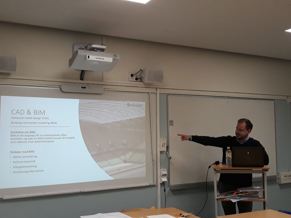 Johan föreläser på Lexbyskolan